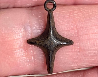 Small cross pewter charms small pendant religious altered art supplies jewelry components bracelet charm antique rusty brown 2pcs (rb9)