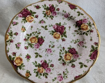 Assiette Royal Albert Old Country Roses en dentelle rose pâle 20 cm (8 po.)