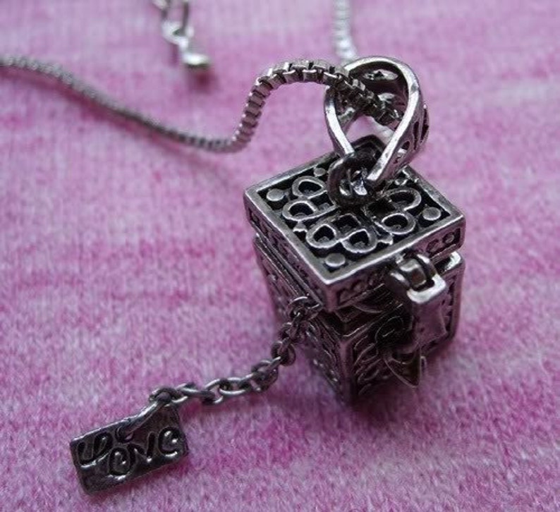 Pandora's Box Vintage Alloy Locket Box with Message Inside Pendant Necklace with 16 Inch Chain image 2