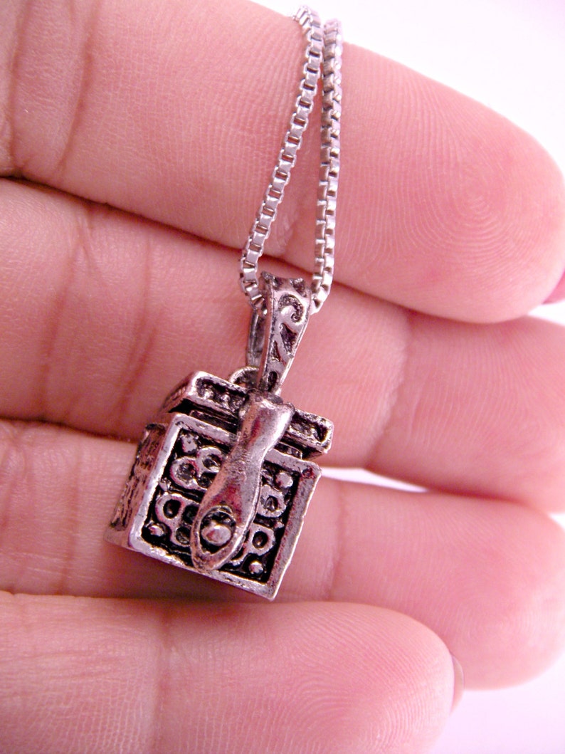 Pandora's Box Vintage Alloy Locket Box with Message Inside Pendant Necklace with 16 Inch Chain image 4