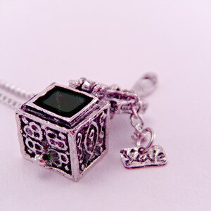 Pandora's Box Vintage Alloy Locket Box with Message Inside Pendant Necklace with 16 Inch Chain image 3