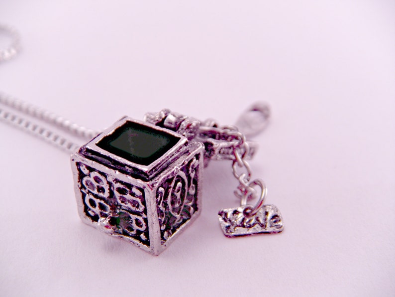 Pandora's Box Vintage Alloy Locket Box with Message Inside Pendant Necklace with 16 Inch Chain image 3
