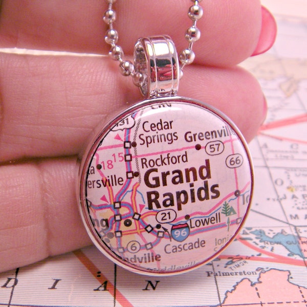 You Choose City 1 Inch Magnetic Interchangeable Atlas Map Button Necklace with 18 Inch Ballchain
