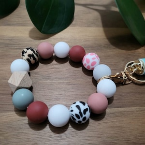 Pulsera de cuentas de silicona - Llavero de pulsera - Llavero de pulsera con borla y pompón - Llavero - Regalo de cumpleaños para un amigo