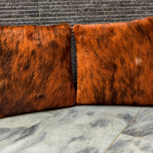 Gestroomde koeienhuid kussensloop, echt leren sierkussen