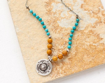 Collar de medallón de Columbine anudado, turquesa, mookaita, collar de medallón de plata de ley, collar turquesa inspirado en el suroeste