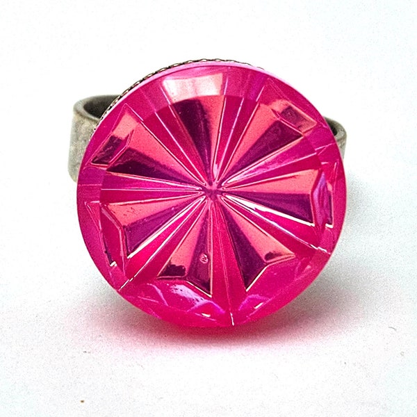 Radiant Hypno Neon Pink Cocktail Ring Pinwheel Fireworks Circus Carnival Couture 18mm 25mm Adjustable Antiqued Fashion Hot Fuchsia Cerise