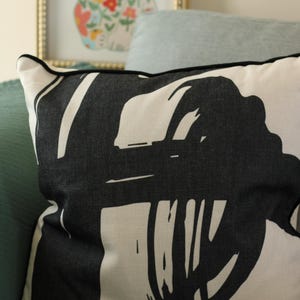 Modern Abstract Black and White Throw Pillow Cover Accent Cushion Decor Throw Pillow Home Decor Mordern Aesthatic Housewarming Gift Idea