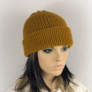 Cappello a cuffia lavorato a maglia in lana giallo senape dorato, cappello a doppia maglia, cappello invernale da donna dorato, bordo in maglia di lana immagine 2