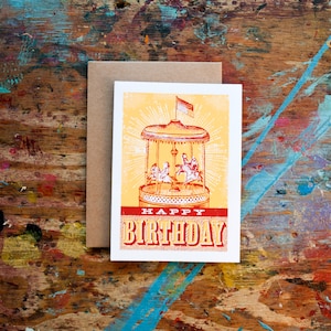 Feliz cumpleaños carrusel (BIR-08) inspiración Vintage rojo amarillo feliz vaya redondo blanco antiguo dentro tarjeta serigrafía