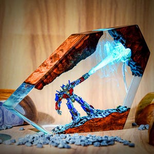 PREMIUM Optimus Prime Night Light, Gift for kids, Robot Figure, Table Lamp, Transformers Gift, Christmas gift, Robot diorama resin lamp