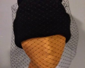 Black Veiled Birdcage Veiled Beanie