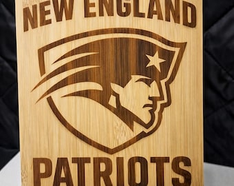 New England Patriots NFL Engraved Bamboo Cutting Board, Eagles Kitchen Décor, Football Gift, Sports Fans, Tailgate Parties 13" x 9"