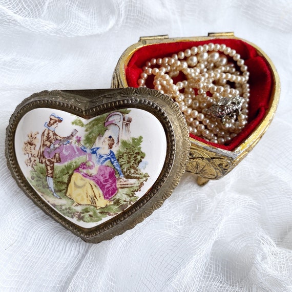 Vintage gold footed trinket - Gem