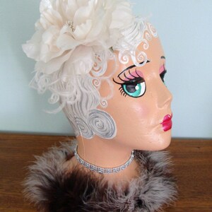 White Rose Flower Hair Clip with Natural Ostrich Feathers, Pearl Rose Bridal Hairpiece, Wedding Fascinator, Prom Flower, Pinup Burlesque