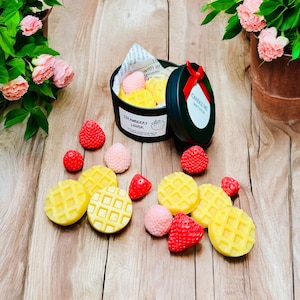 Sweet Strawberry Soy wax melts, Handmade, Natural soy wax, Highly Scented , strawberry scent, wax warmer melts, gift ideas , sweet scents