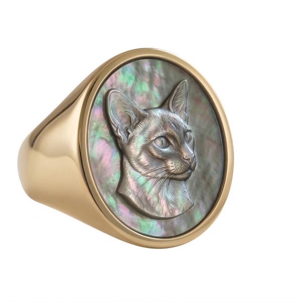 Anello con sigillo intagliato a forma di gatto siamese • Cammeo in madreperla tahitiana • Anello regolabile in argento o bronzo