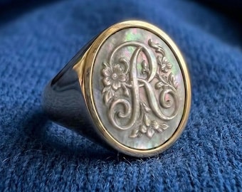 Signetring med initial R, grå pärlemorkameo, sterlingsilver/brons, tillverkad i Italien