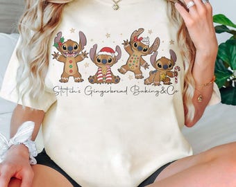 Camiseta navideña retro de Stitch con pan de jengibre, camiseta navideña de Stitch, camiseta de pan de jengibre de Disney, camiseta navideña de Disney, camiseta navideña de Disney