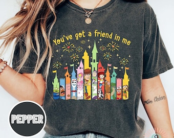 Camiseta retro Tienes un amigo en mí Toy Story Disney Castle, Camiseta Disney Toy Story, Camiseta de personajes de Toy Story, Camiseta a juego de la familia Disney