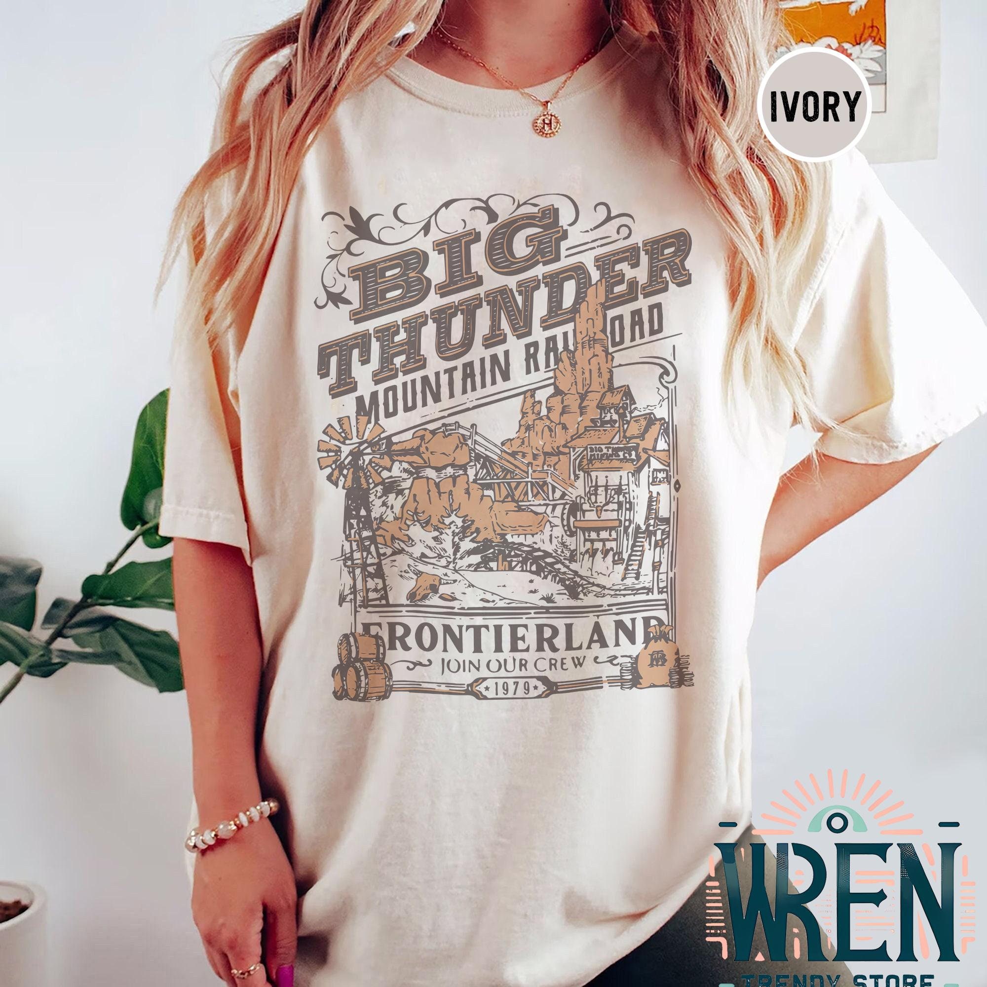 Camiseta vintage Disney Mickey and Friends Big Thunder Mountain Railroad con colores cómodos, camiseta The Wildest Ride In The Wilderness, camiseta Disneyland