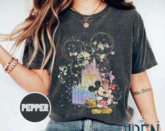 Camisa retro de Disney Mickey y Minnie Castle, camisa vintage de Disneyland Castle de acuarela, camisa de Disneyworld, camisa de Disney Trip 2024, camiseta de regalo
