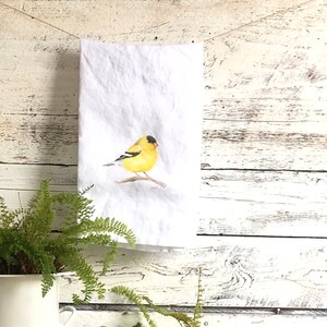 Paño de cocina de lino francés Goldfinch, arte de pájaro cantor amarillo, lino lavado a la piedra, regalo para amantes de las aves, regalo de anfitriona, decoración de cocina, regalo para ella