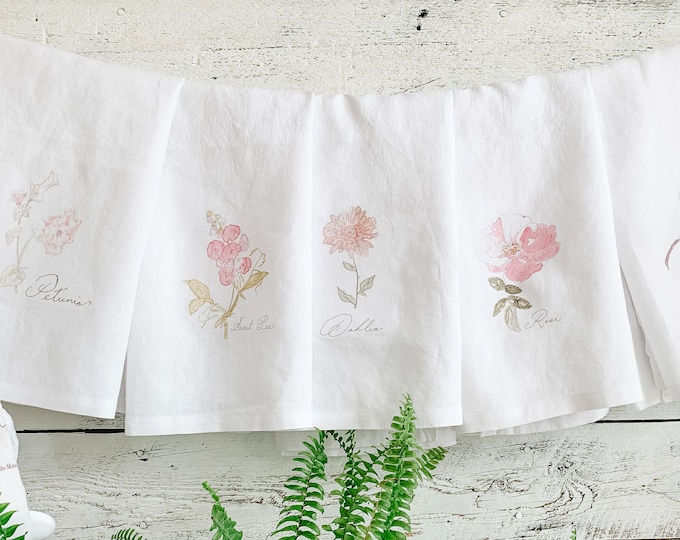 French linen tea towel gift set with linen bag printed with Monet's quote,  floral themed gift for flower lover, set of 5 towels and bag