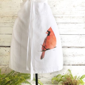 Delantal de café de lino cardenal rojo, arte de Emma Pyle, regalo de pájaro de acuarela, presente para el chef, idea de cumpleaños temática de pájaro, pájaro de acuarela rojo