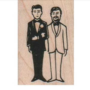 Może przedstawiać: Czarno-biała ilustracja dwóch osób w smokingach stojących obok siebie. Osoba po lewej stronie ma na sobie czarny smoking z białym krawatem i kwiatem na klapie. Osoba po prawej stronie ma na sobie biały smoking z czarnym krawatem.
