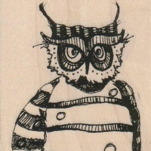 Könnte beinhalten: Schwarz-weiß-Illustration eines Eulen, das einen gestreiften Hut und Pullover trägt. Die Eule hat große, runde Augen und einen Schnabel.