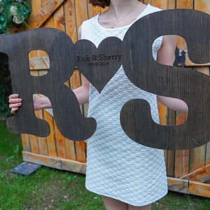 Letrero de letras de madera personalizado, libro de invitados de boda, signo de bienvenida, libro de invitados, alternativas, apellido, letras, nombres y fecha en madera