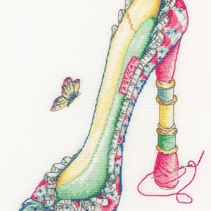 Ett stygn i tiden - (Sally King Shoes) Korsstygnskit från Bothy Threads