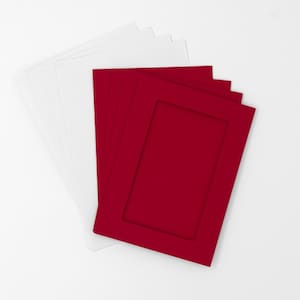 Puede incluir: Un conjunto de paspartús blancos y rojos. Los paspartús rojos tienen aberturas rectangulares. Están dispuestos sobre un fondo blanco. Los paspartús rojos son de un color intenso y rico.