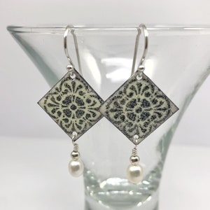 Glass Enamel Earrings with Freshwater Pearl, Baroque Mandala Earrings, Cream and Black Dangle Earrings, Casual yet Elegant Gift for Her zdjęcie 3