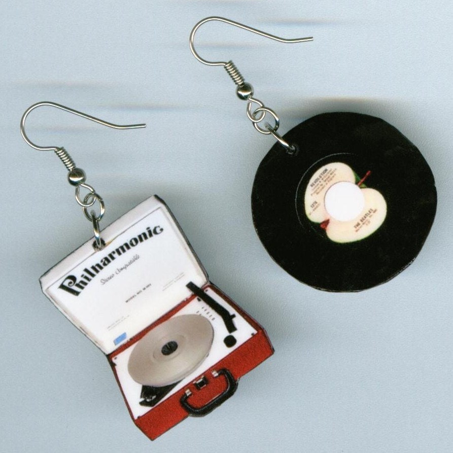 Vintage Record Player Earrings  - retro Apple 45 - musical band music…