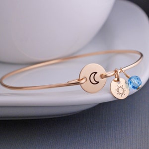 ムーンブレスレット、ムーンジュエリー、バングルブレスレット、パーソナライズジュエリー、彼女へのクリスマスプレゼント