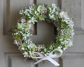 Dolls House Miniature white Seasonal wreath 12th scale 1:12