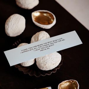Ensemble de messages secrets personnalisés en noyer doré : notes d'amour cachées pour des occasions spéciales
