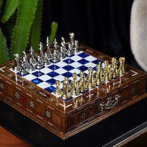 Juego de ajedrez de lujo con tablero de ajedrez de nogal con almacenamiento Piezas de ajedrez de metal de alta calidad Regalos únicos personalizados para él Regalo de Navidad