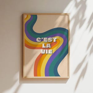 Lámina de arte mural retro "C'est La Vie" con arcoíris, póster con cita francesa colorida, decoración con tipografía ondulada positiva, obra motivacional inspirada en los años 70