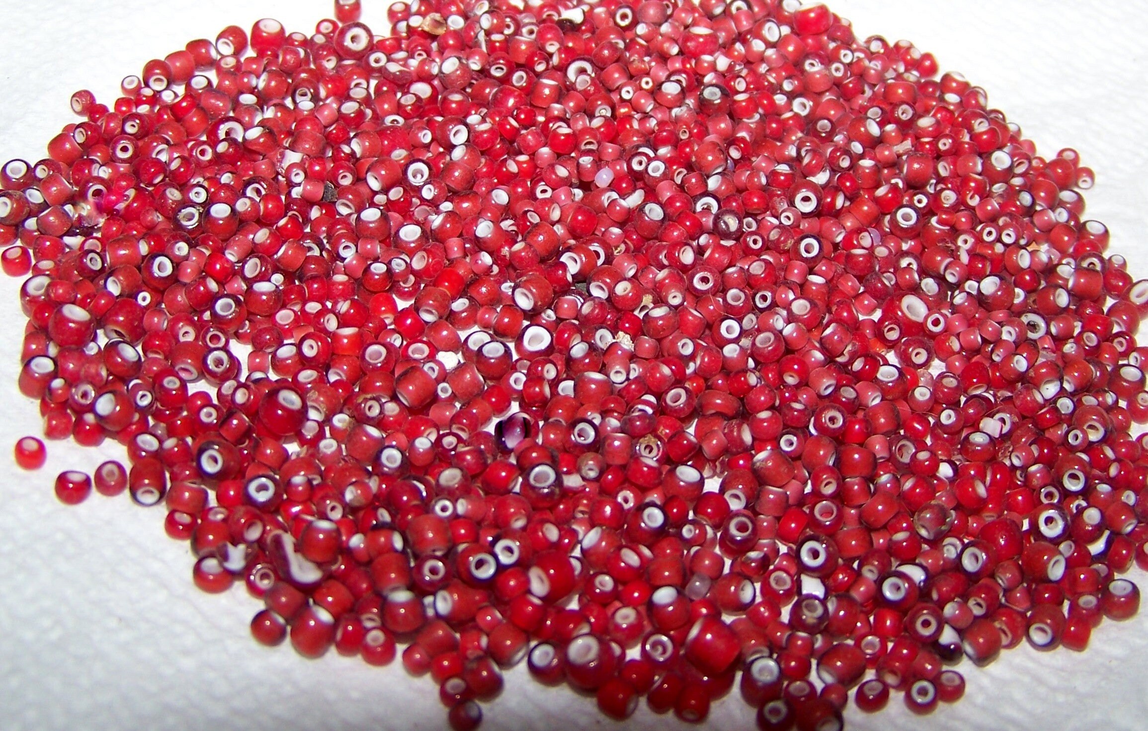 Antique Vintage Seed Beads 10 Grams White Heart Red Etsy UK