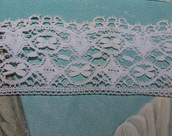 VINTAGE Lace Edging Soft White Cotton Delicate Cluny Style