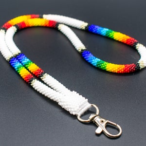 Sleutelkoord met witte afgescheiden kralen / ID-badgehouder voor leraar / Veiligheidssleutelkoord voor verpleegkundigen / Inheems geïnspireerde sieraden