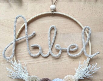 Personalized knitted name wreath/knitted name wreath/knitted name wreath with pompoms and dried flowers/pompom wreath