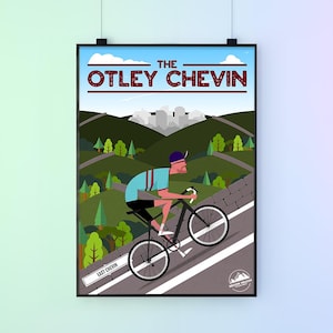 Puede incluir: Un póster con un ciclista subiendo una colina. El póster se titula "The Otley Chevin" y presenta a un ciclista con un maillot azul y blanco montando una bicicleta negra cuesta arriba con un muro de piedra a la derecha. El póster tiene un paisaje verde y marrón con una ciudad en el fondo.