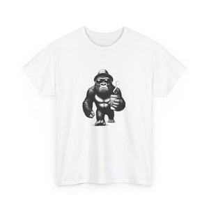 Cool Gorilla walking with Coffee Unisex Heavy Cotton Tee zdjęcie 5