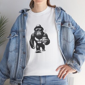 Cool Gorilla walking with Coffee Unisex Heavy Cotton Tee zdjęcie 8