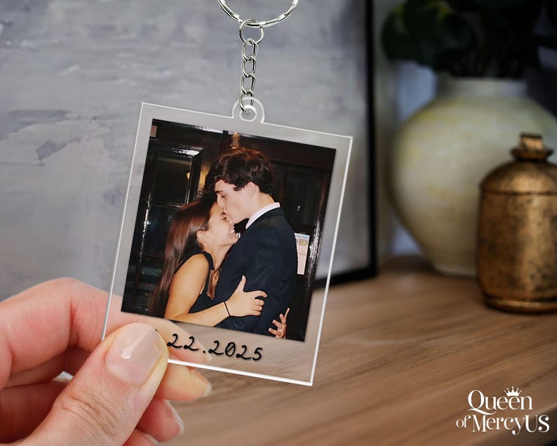 Custom Couple Polaroid Photo Keychain, Valentines Day Gift For Him Her, Personalized Photo Key Ring, Boyfriend Husband Gift image 4