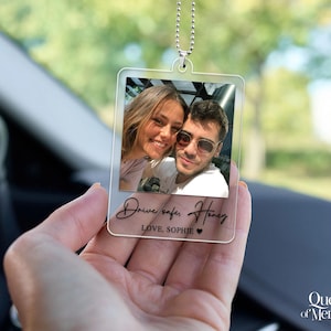 Personalized Couple Photo Car Visor Clip, Drife Safe Gift, Valentines Day Gift for Boyfriend Husband, Drive Safe I Love You Sun Visor Car Ornament 3.54in